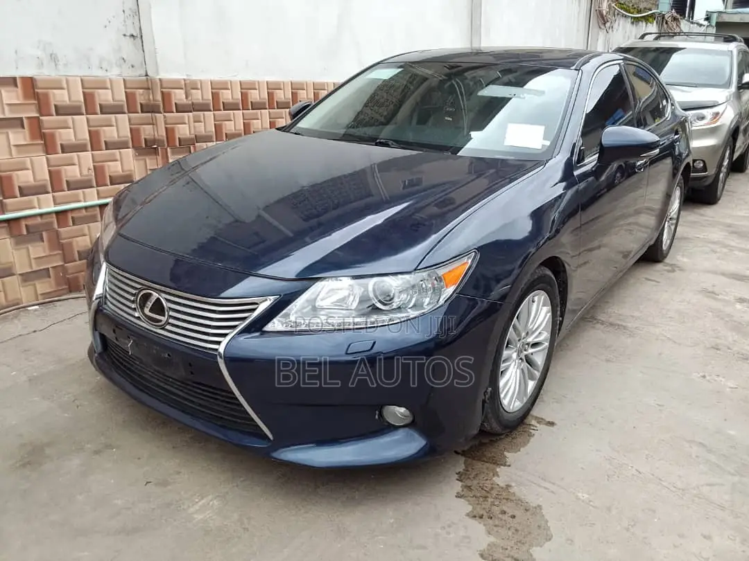 Lexus ES 2013 Blue