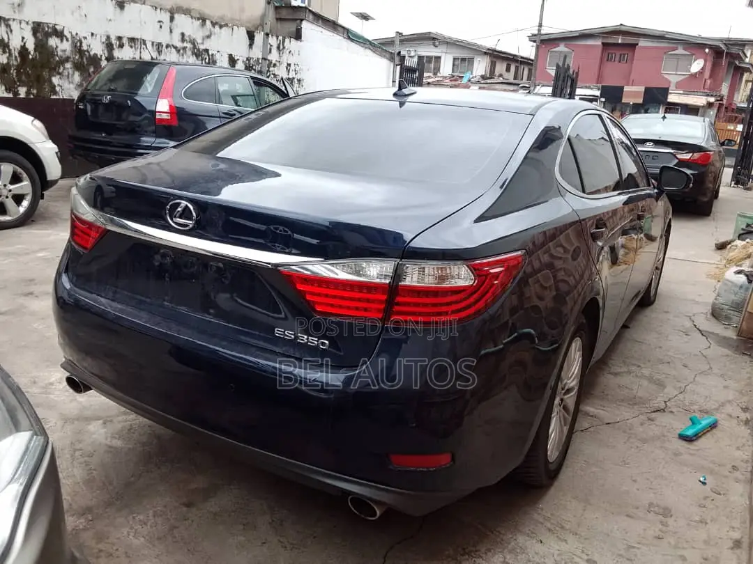 Lexus ES 2013 Blue