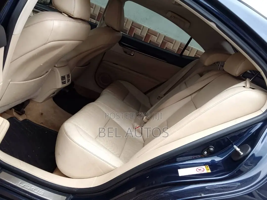 Lexus ES 2013 Blue