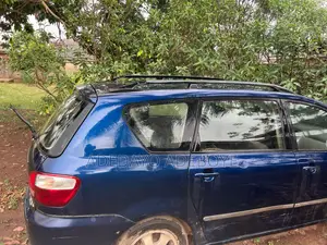 Toyota Avensis 2008 Blue