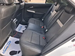 Toyota Camry SE 4dr Sedan (2.5L 4cyl 6A) 2014 White