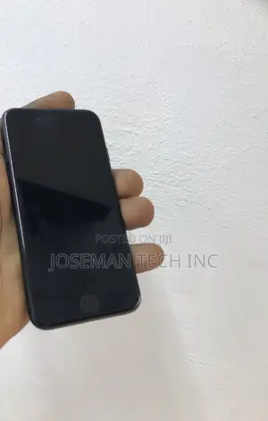 Apple iPhone 7 32 GB Black