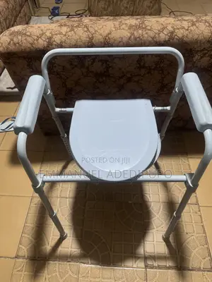 Adjustable Bedside Commode Chair With Bucket – Strong Comfortable