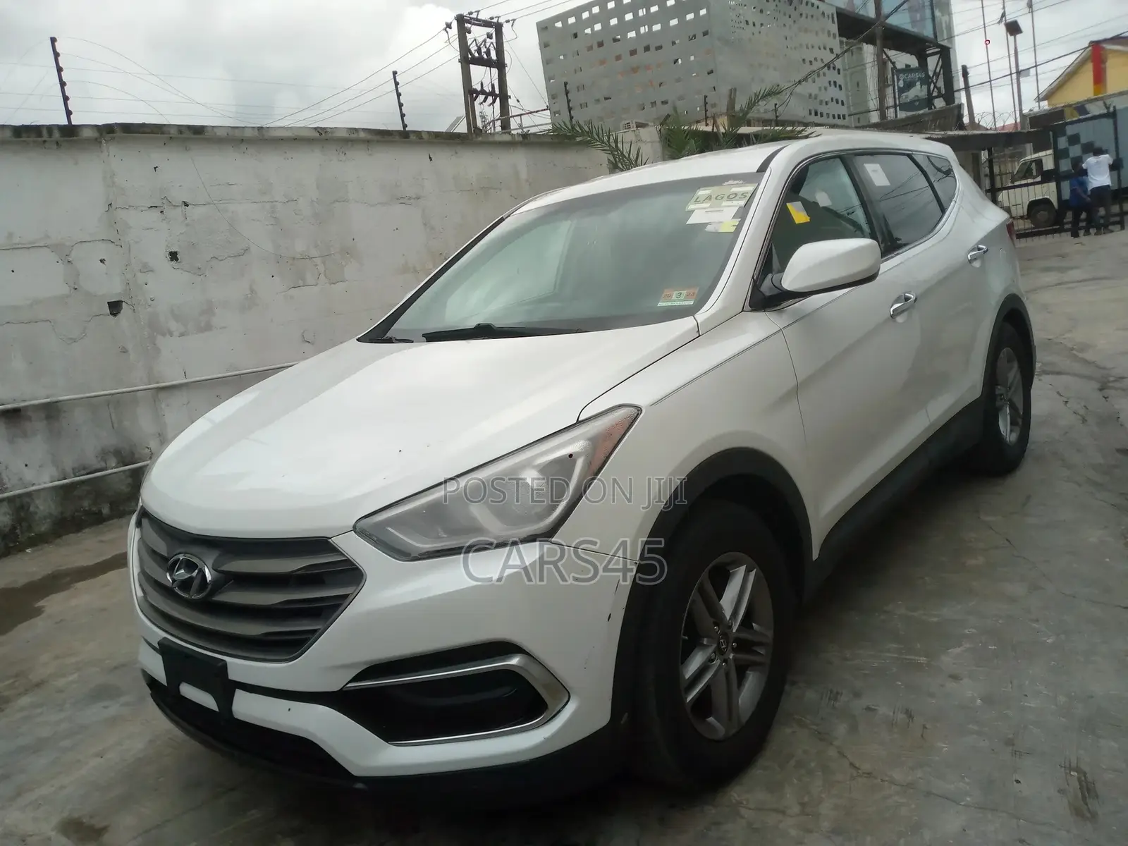 Hyundai Santa Fe 2017 White