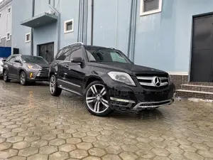 Mercedes-Benz GLK-Class Base GLK 350 4dr AWD 4MATIC (3.5L 6cyl 7A) 2015