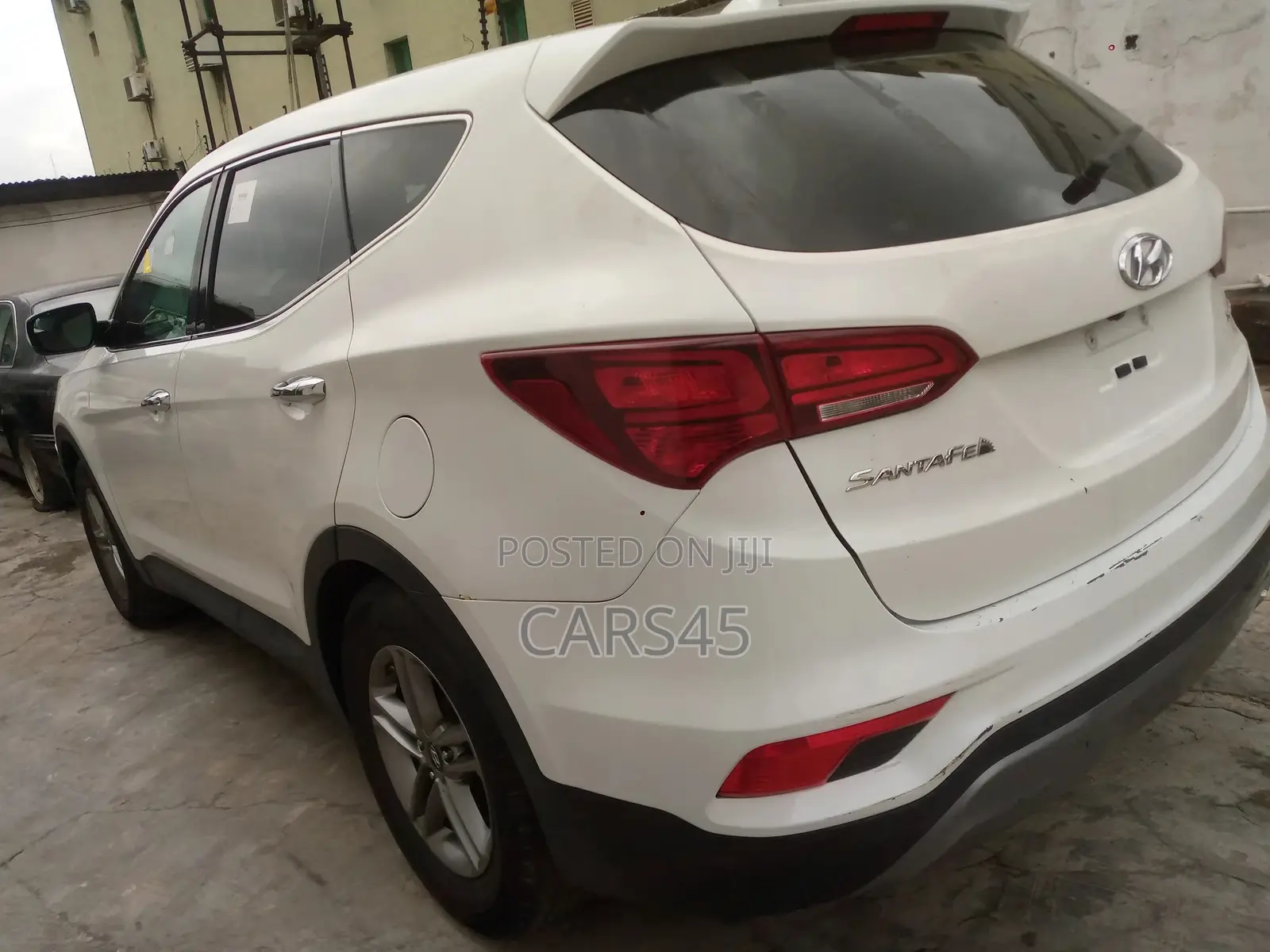 Hyundai Santa Fe 2017 White