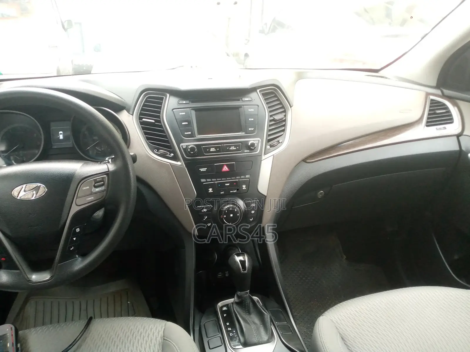 Hyundai Santa Fe 2017 White