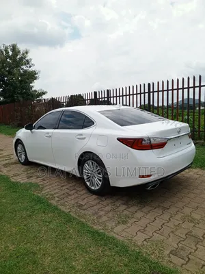 Lexus ES 2016 White