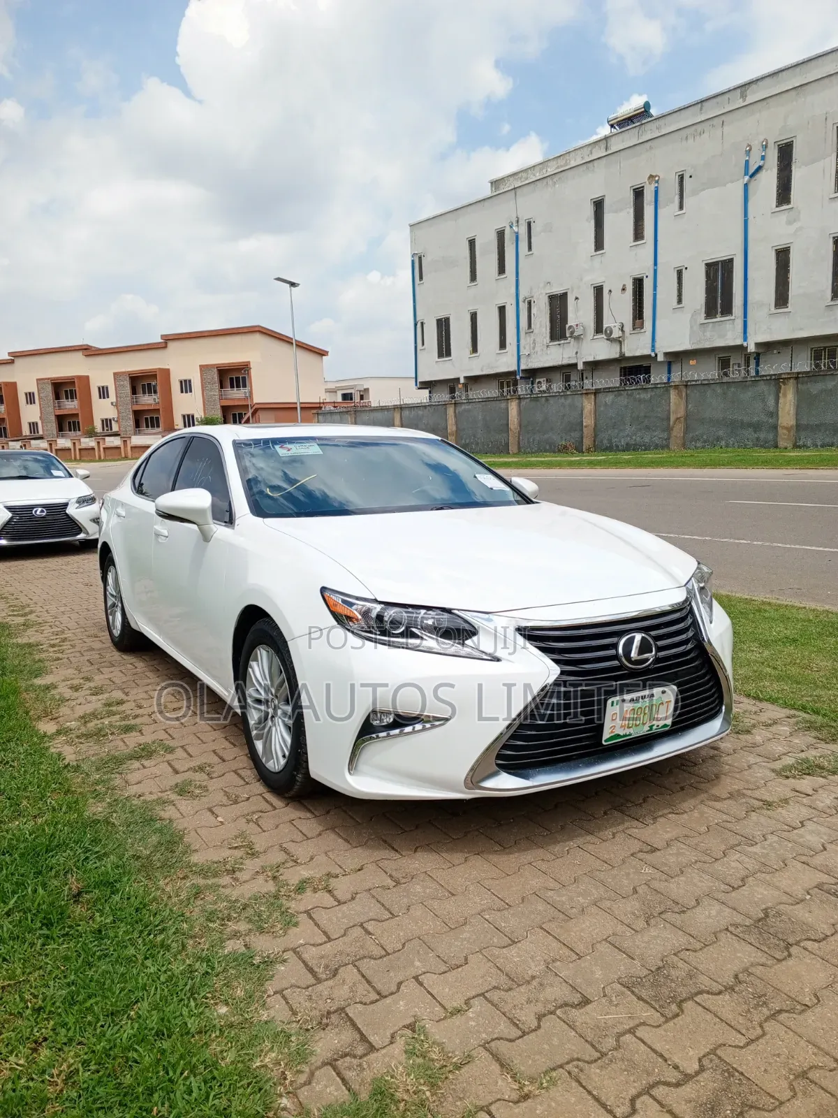 Lexus ES 2016 White