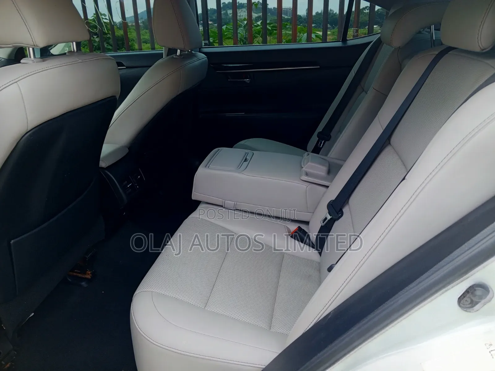 Lexus ES 2016 White