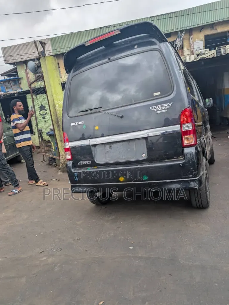 Suzuki APV Minibus 2015 Blue