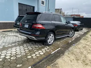 Mercedes-Benz M Class ML350 4MATIC 4dr SUV AWD (3.5L 6cyl 7A) 2014