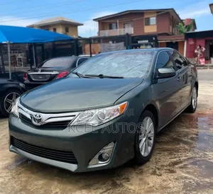 Toyota Camry XLE V6 4dr Sedan (3.5L 6cyl 6A) 2013 Green