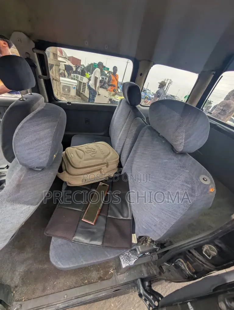 Suzuki APV Minibus 2015 Blue
