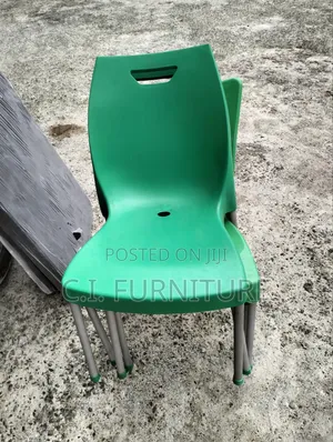 Good Plastic Chairs With Lron Leg
