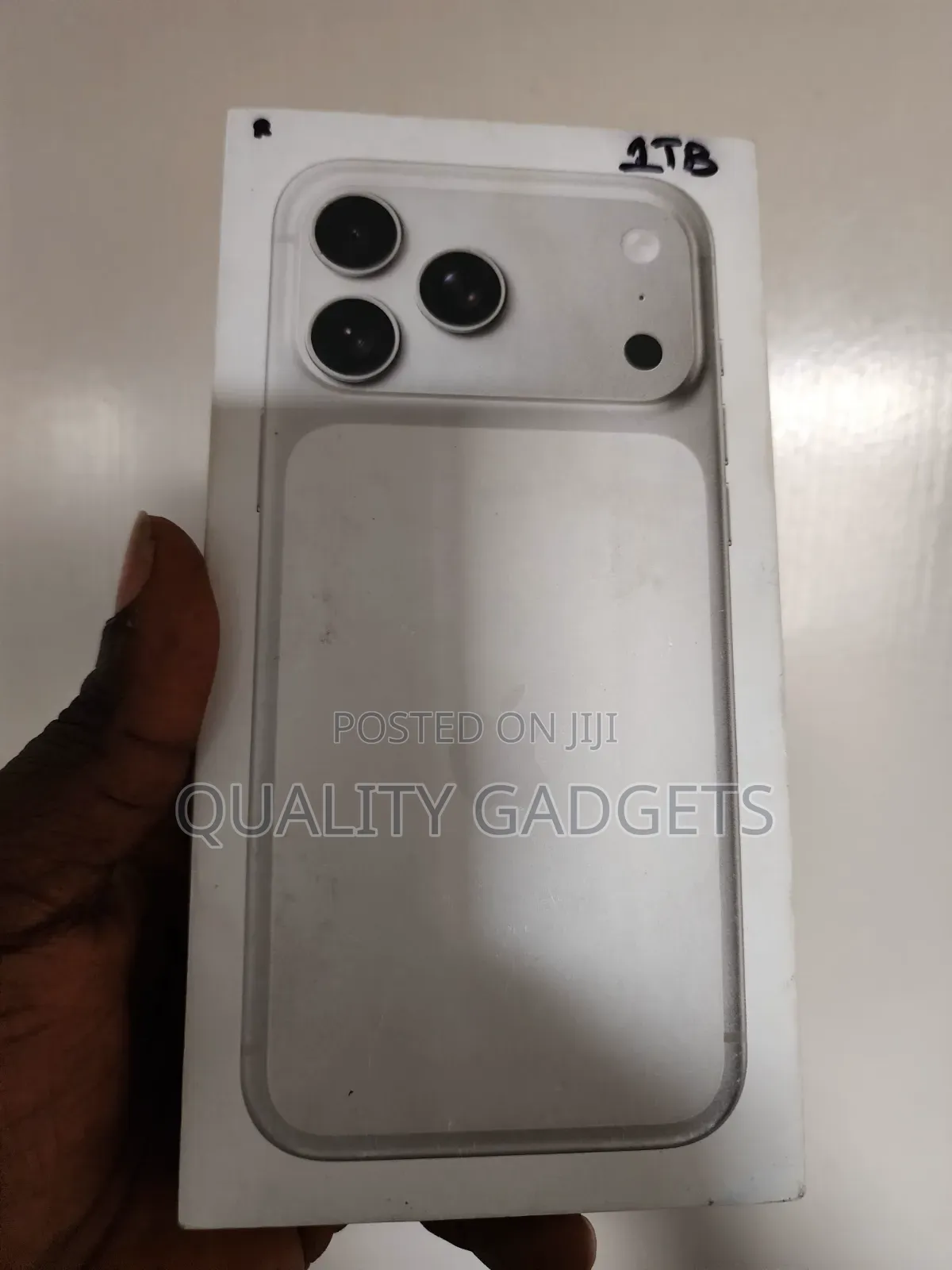 New Apple iPhone 17 Pro Max 1 TB Silver