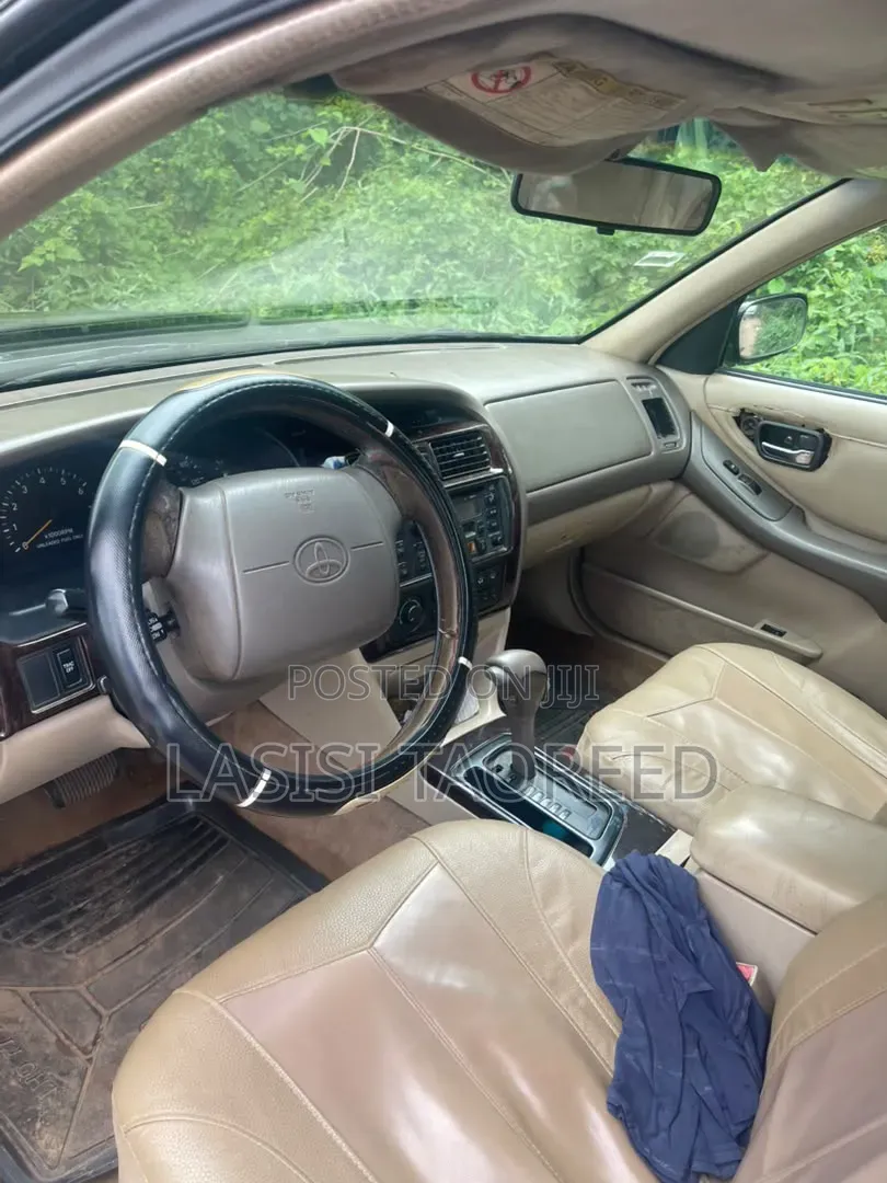 Toyota Avalon 3.0 2000 Black