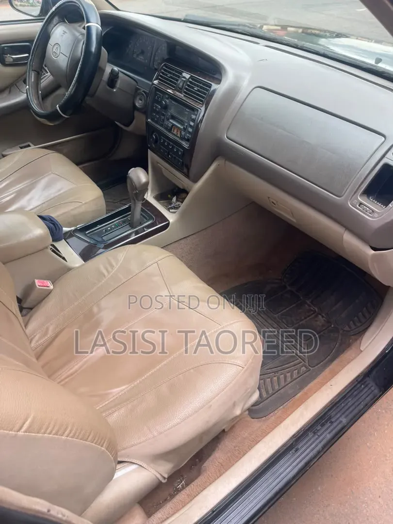 Toyota Avalon 3.0 2000 Black