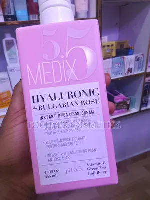 Medix 5.5 Hyaluronic Acid + Bulgarian Rose Body Lotion