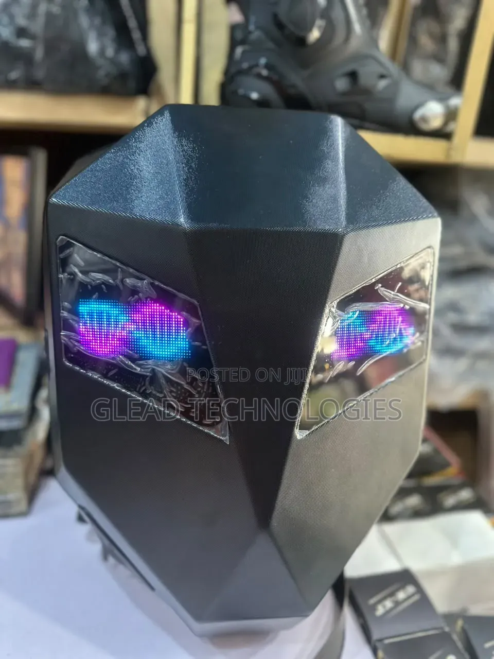 Led Back Peck