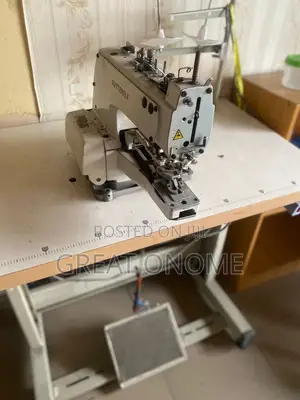 Buttontaker Machine