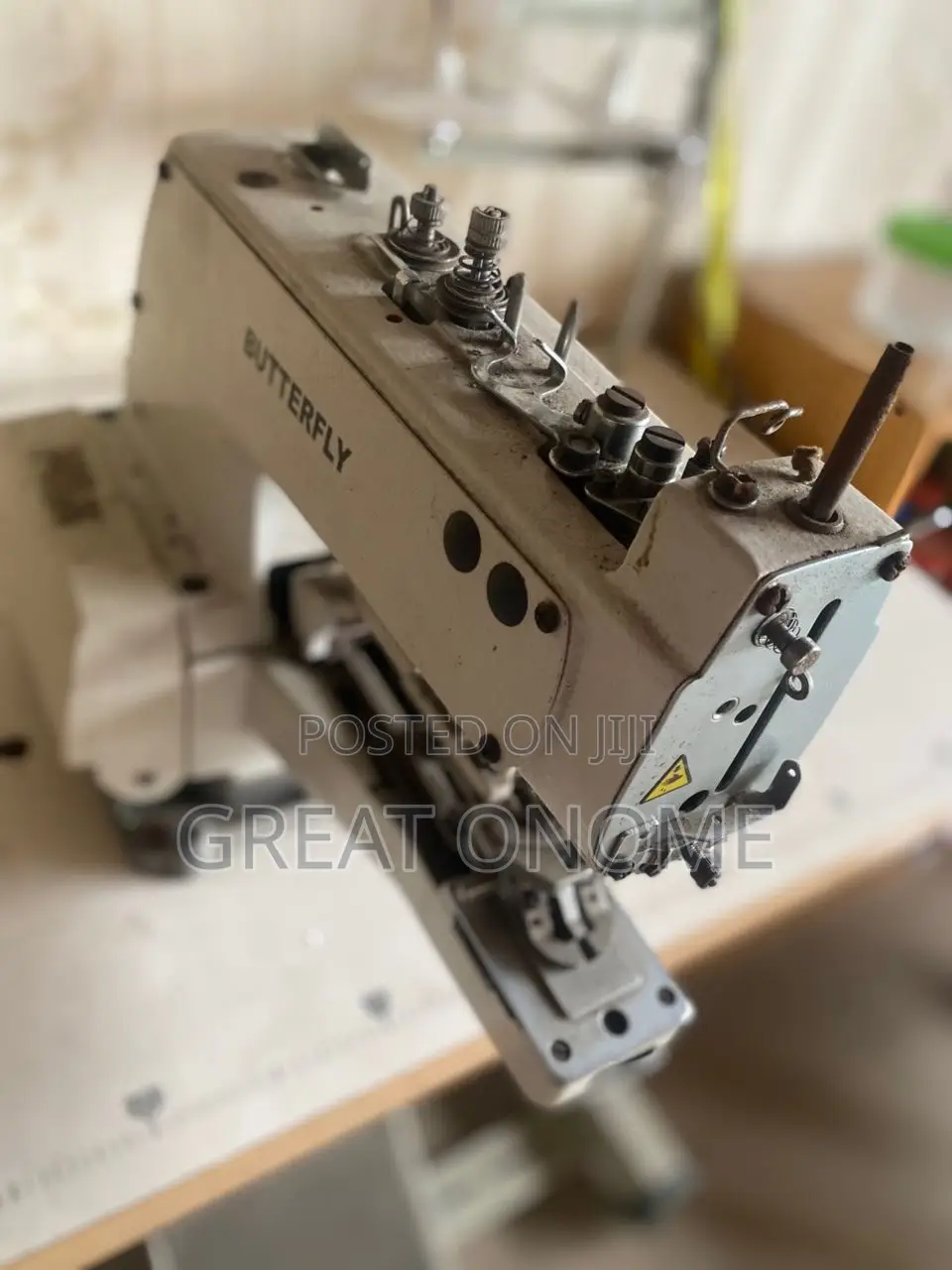 Buttontaker Machine