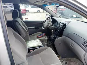 Toyota Sienna 2004 Silver