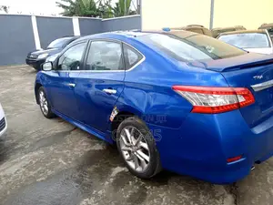 Nissan Sentra SR 4dr Sedan (1.8L 4cyl CVT) 2014 Blue