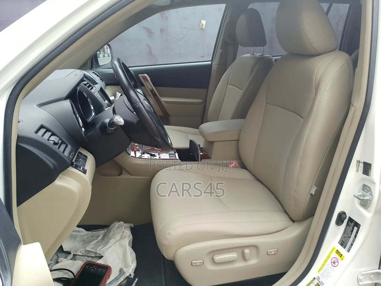 Toyota Highlander 2012 Beige