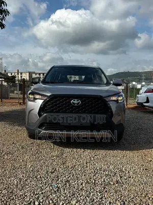New Toyota Corolla Cross LE 2025 Silver