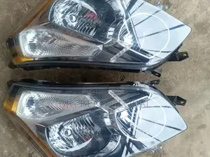 Headlamp Pontiac Vibe 2009-2012