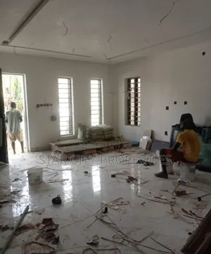 5bdrm House in Magodo Phase 2 for sale