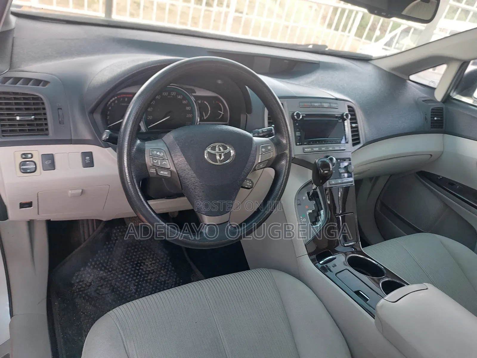 Toyota Venza 2010 White