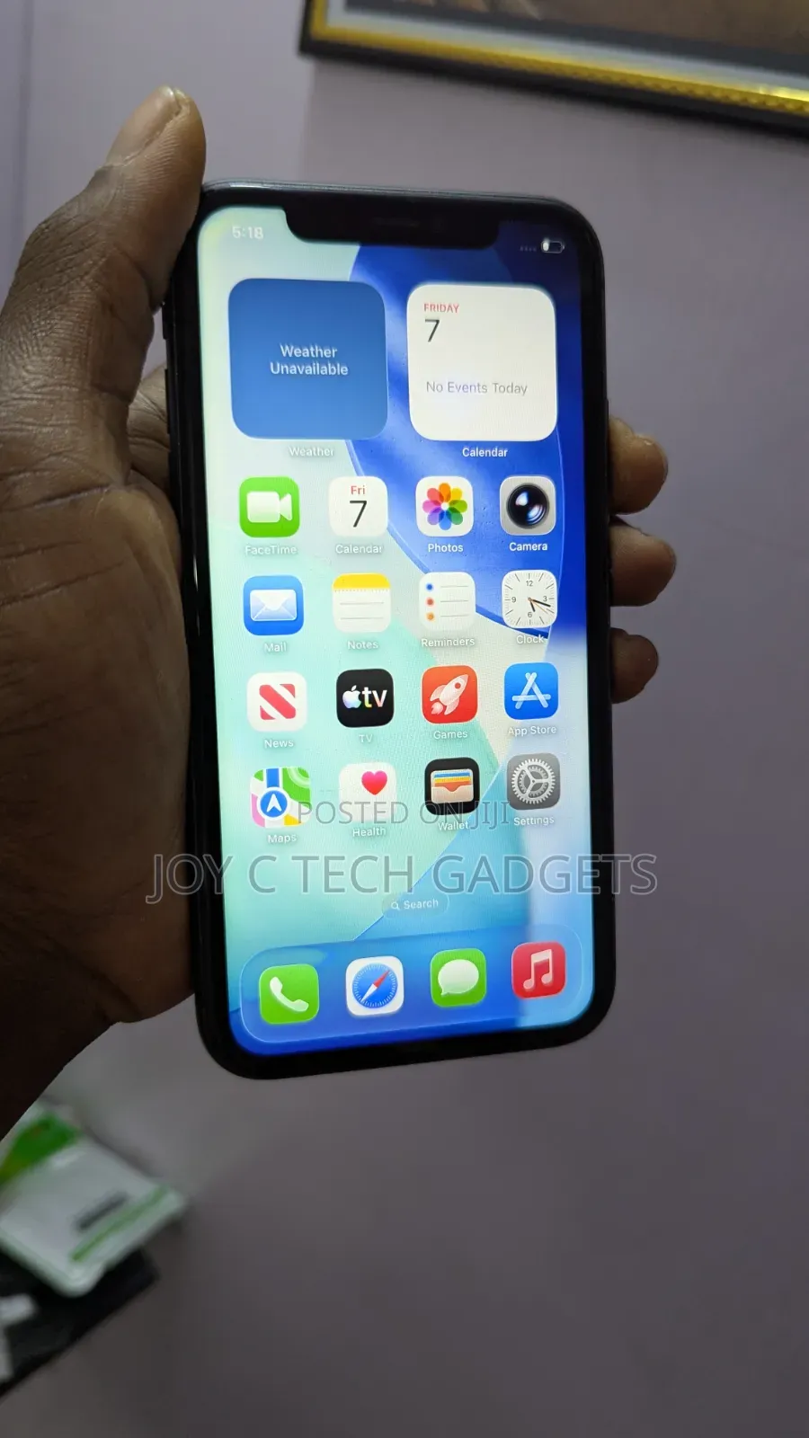 Apple iPhone 11 64 GB Gray