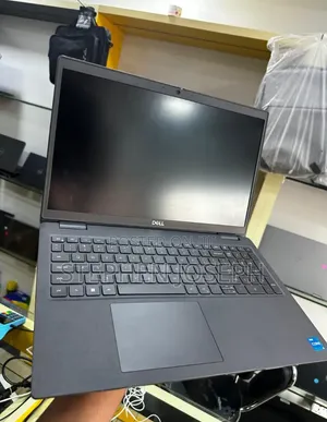 Laptop Dell Latitude 3520 8GB Intel Core i5 SSD 256GB
