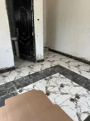 2bdrm Block of Flats in Apo, Guze for sale
