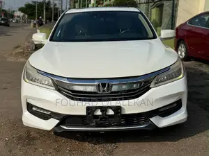 Honda Accord Touring 4dr Sedan FWD (3.5L 6cyl 6A) 2016 White