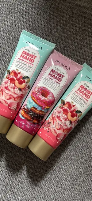BIOAQUA Moisturizing Hand Cream (80g)