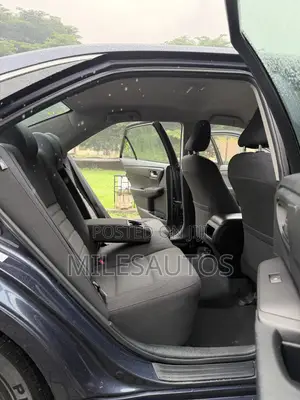 Toyota Camry LE 4dr Sedan (2.5L 4cyl 6A) 2016 Blue
