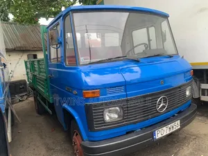 CleanMercedes Benz Truck 609D