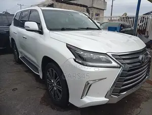 Lexus LX 2019 White