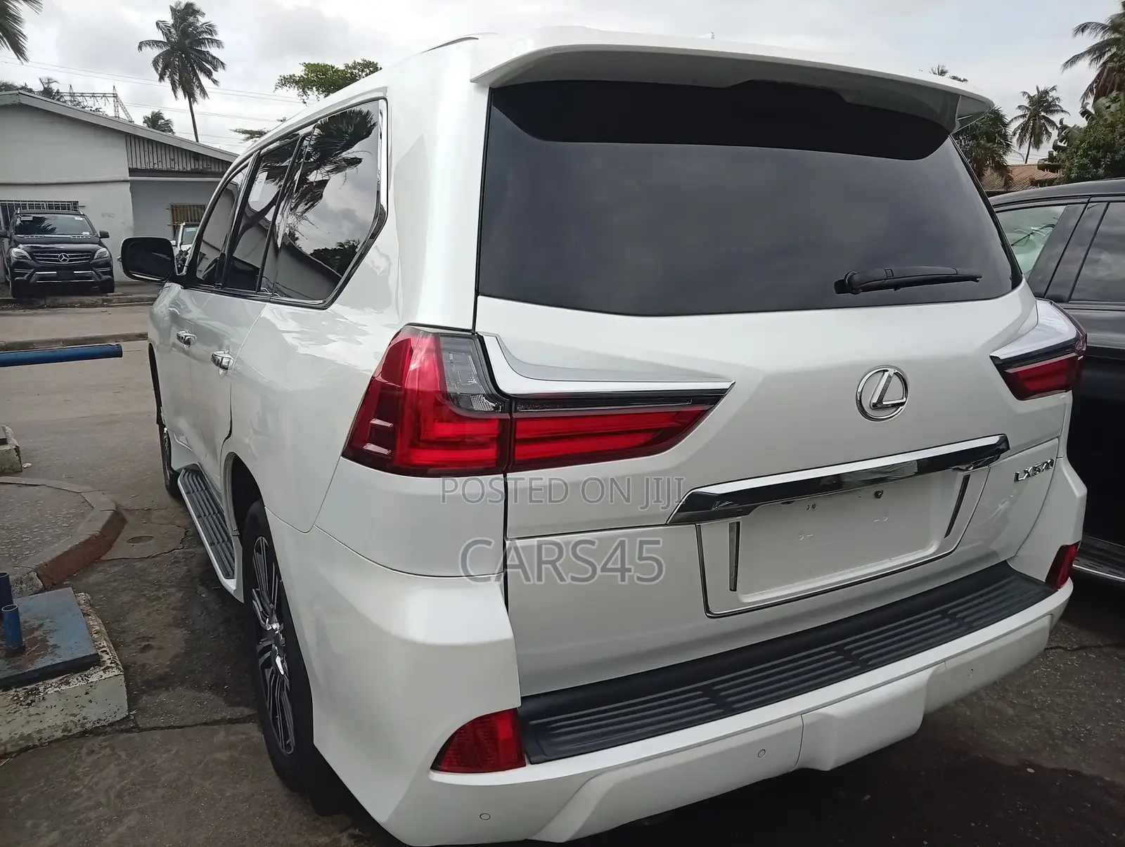 Lexus LX 2019 White