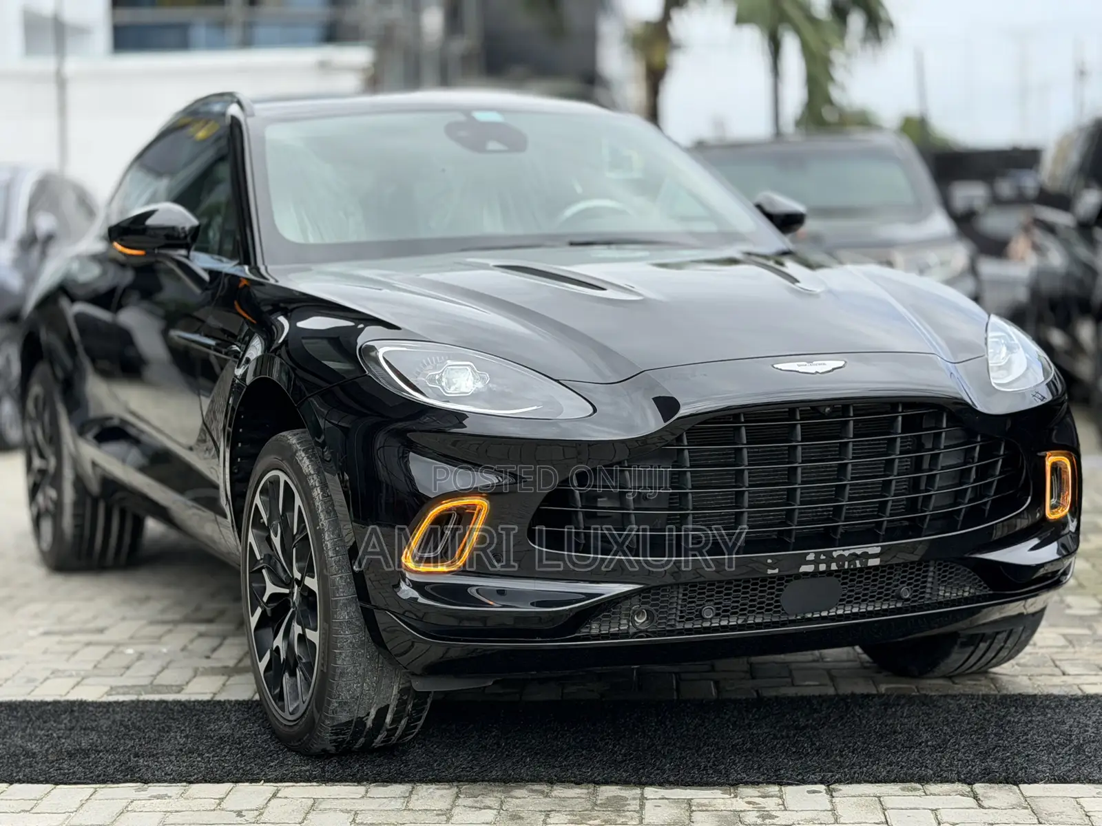 Aston Martin DBX 2021 Black