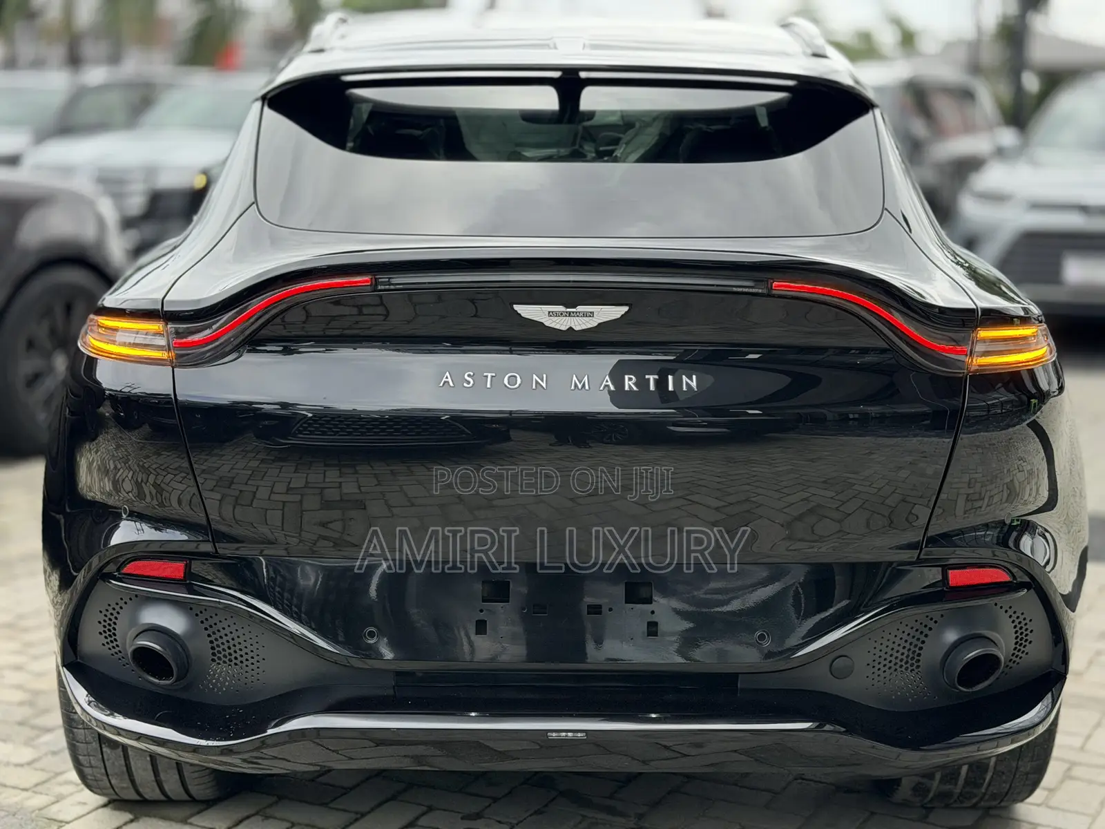 Aston Martin DBX 2021 Black