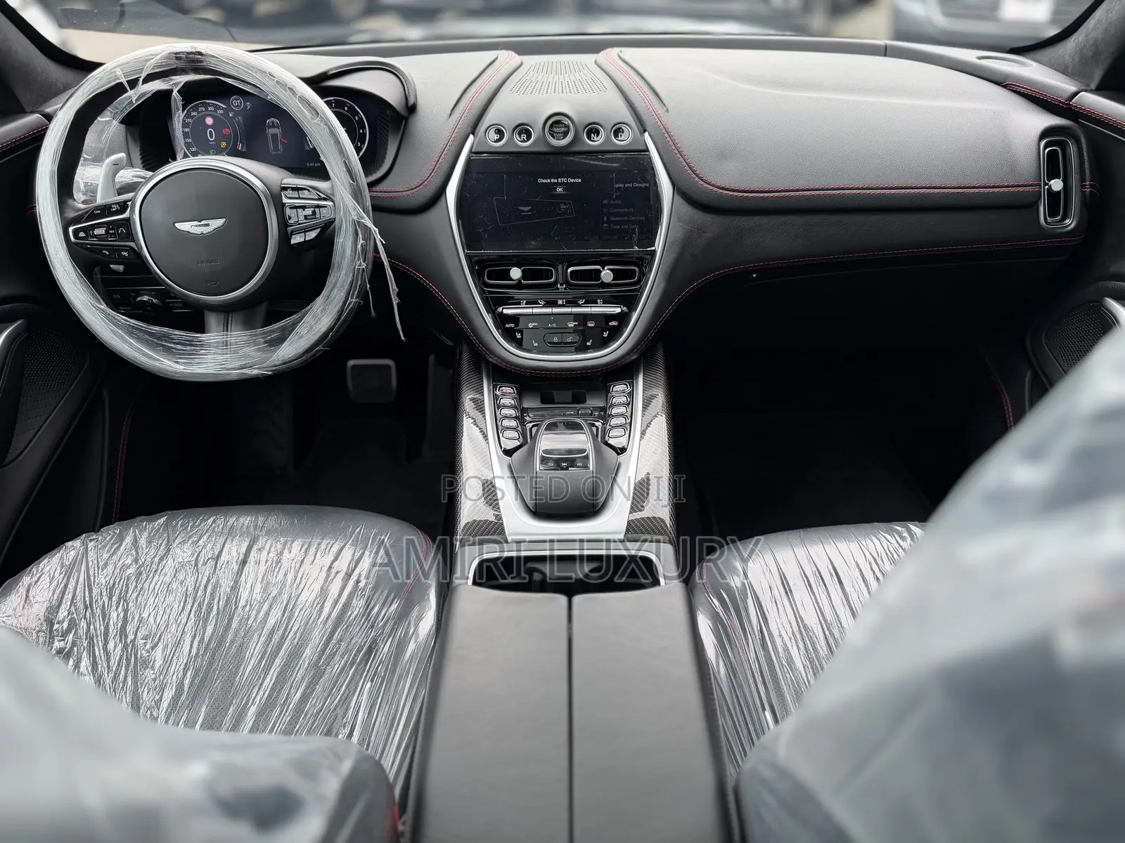 Aston Martin DBX 2021 Black