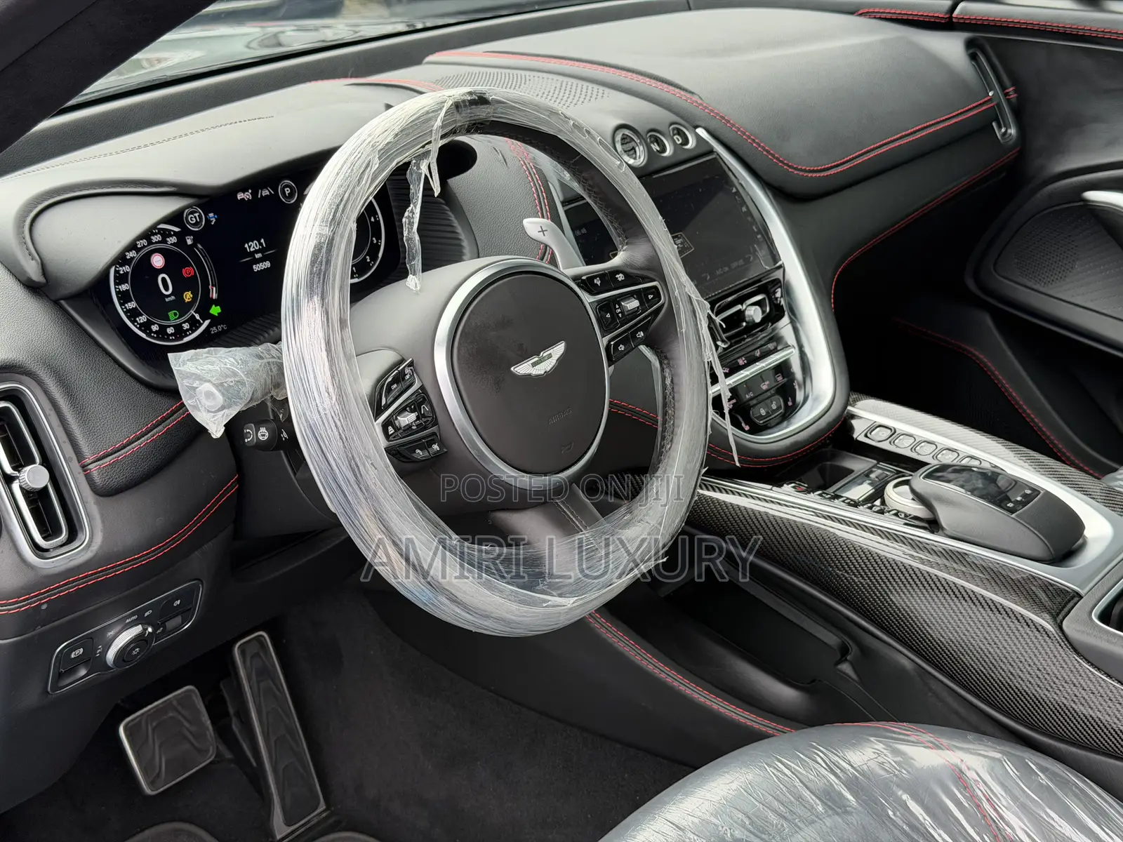 Aston Martin DBX 2021 Black