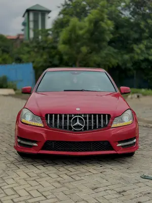 Mercedes-Benz C300 Sport 4Matic Sedan AWD (3.0L 6cyl 7A) 2012 Red