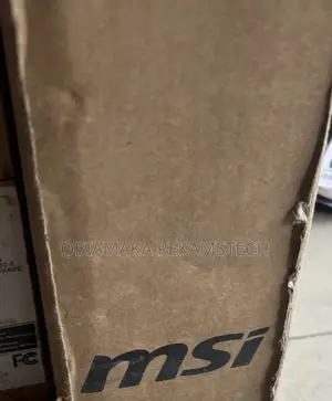 New Laptop MSI GE66 Raider 32GB Intel Core i9 SSD 1T