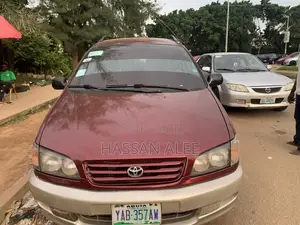 Toyota Picnic 2.0 FWD 2004 Maroon