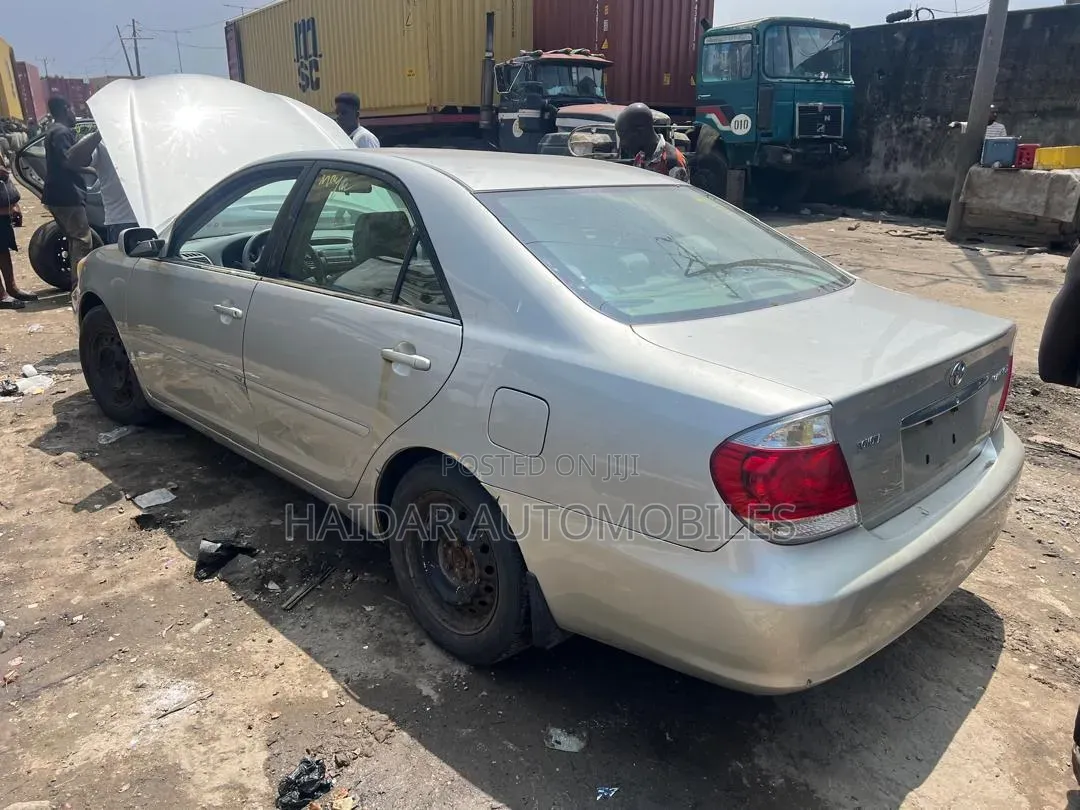 Toyota Camry 2006 Silver